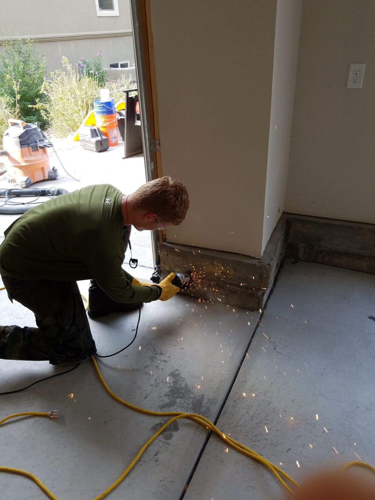 Removing nails from forms